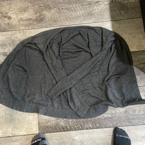 A grey Old Navy Cardigan, size S in women’s